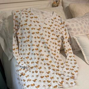 Roller Rabbit White Long-Sleeve Henley Top with Yellow Chick Print